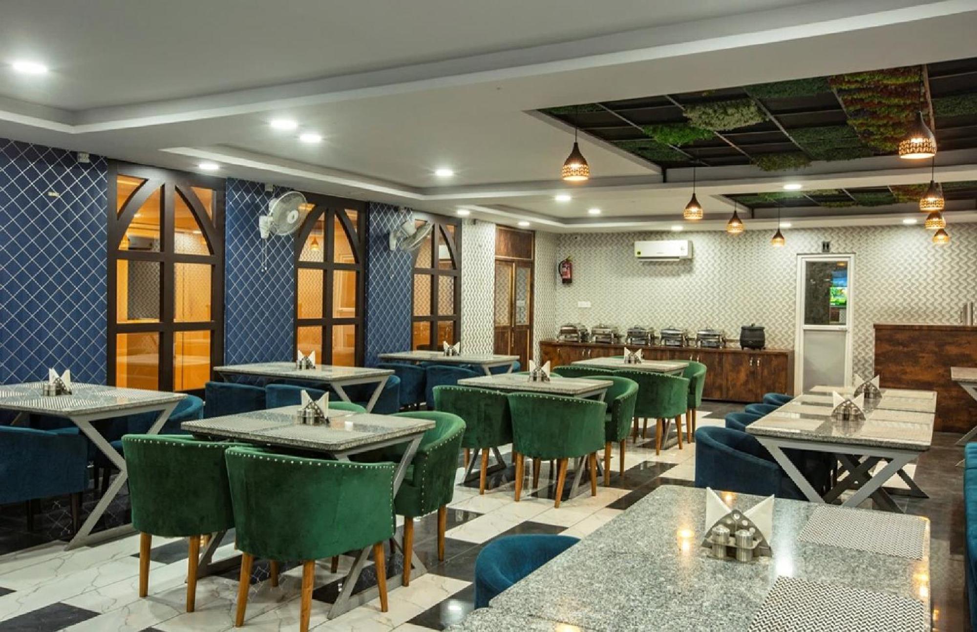 Ginger Plaza Delhi Airport Hotel 4*