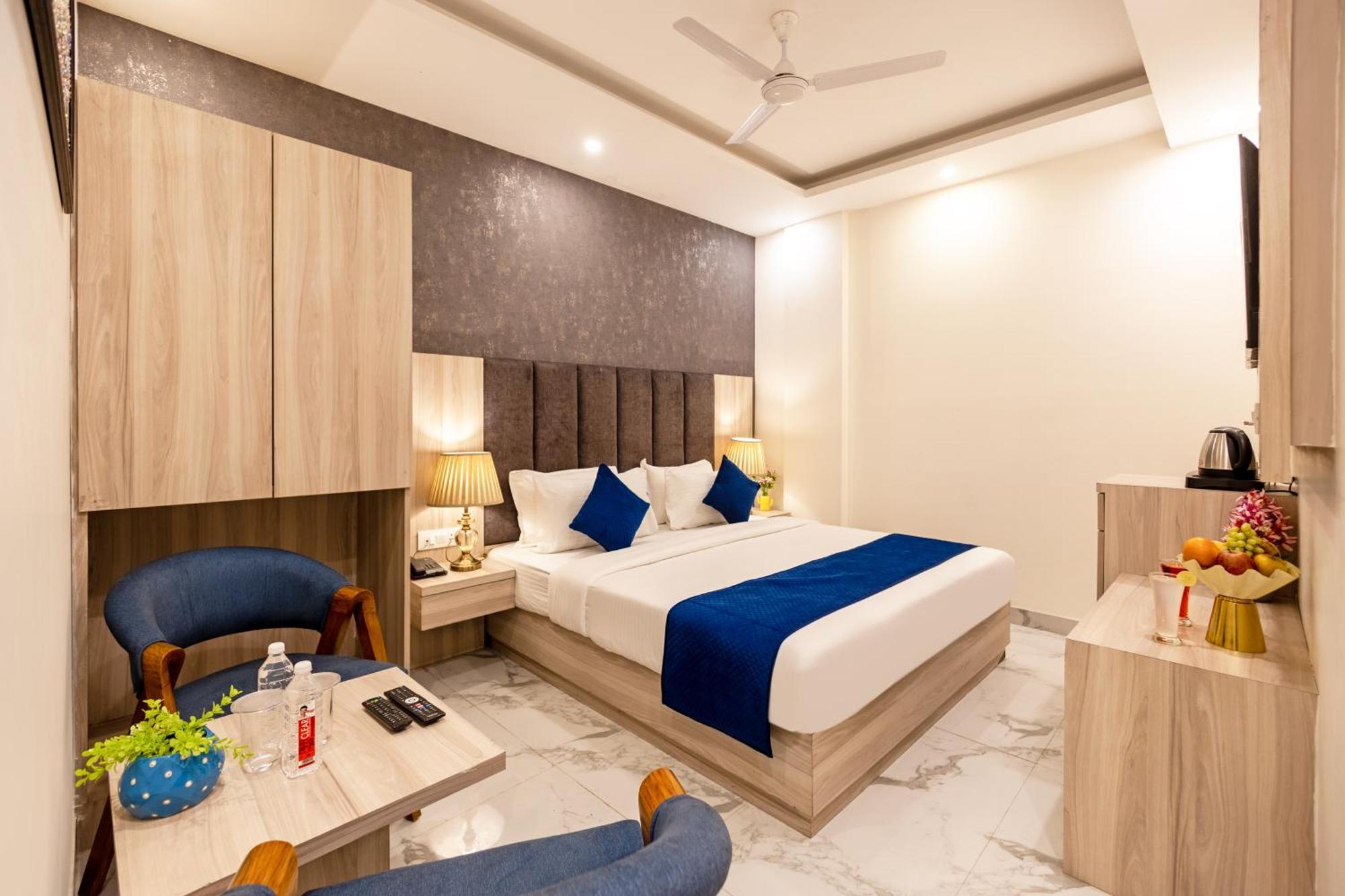 Hotel Ginger Plaza Delhi Airport 4*